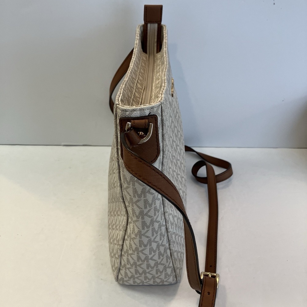 Michael Kors Vanilla Jet Set Travel‎ Handbag - Picture 4 of 10